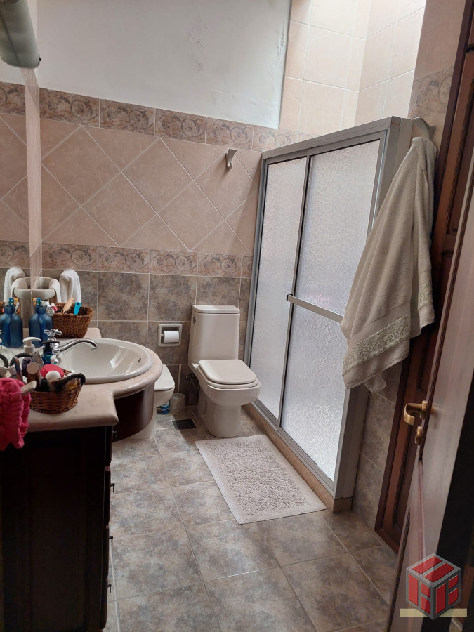 Casa ID.8808 - se alquila anual para familia o comercial