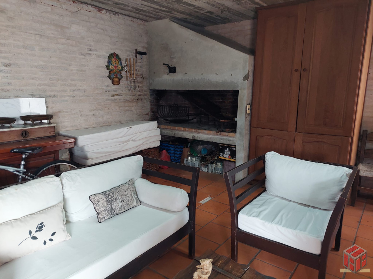 Casa ID.8808 - se alquila anual para familia o comercial