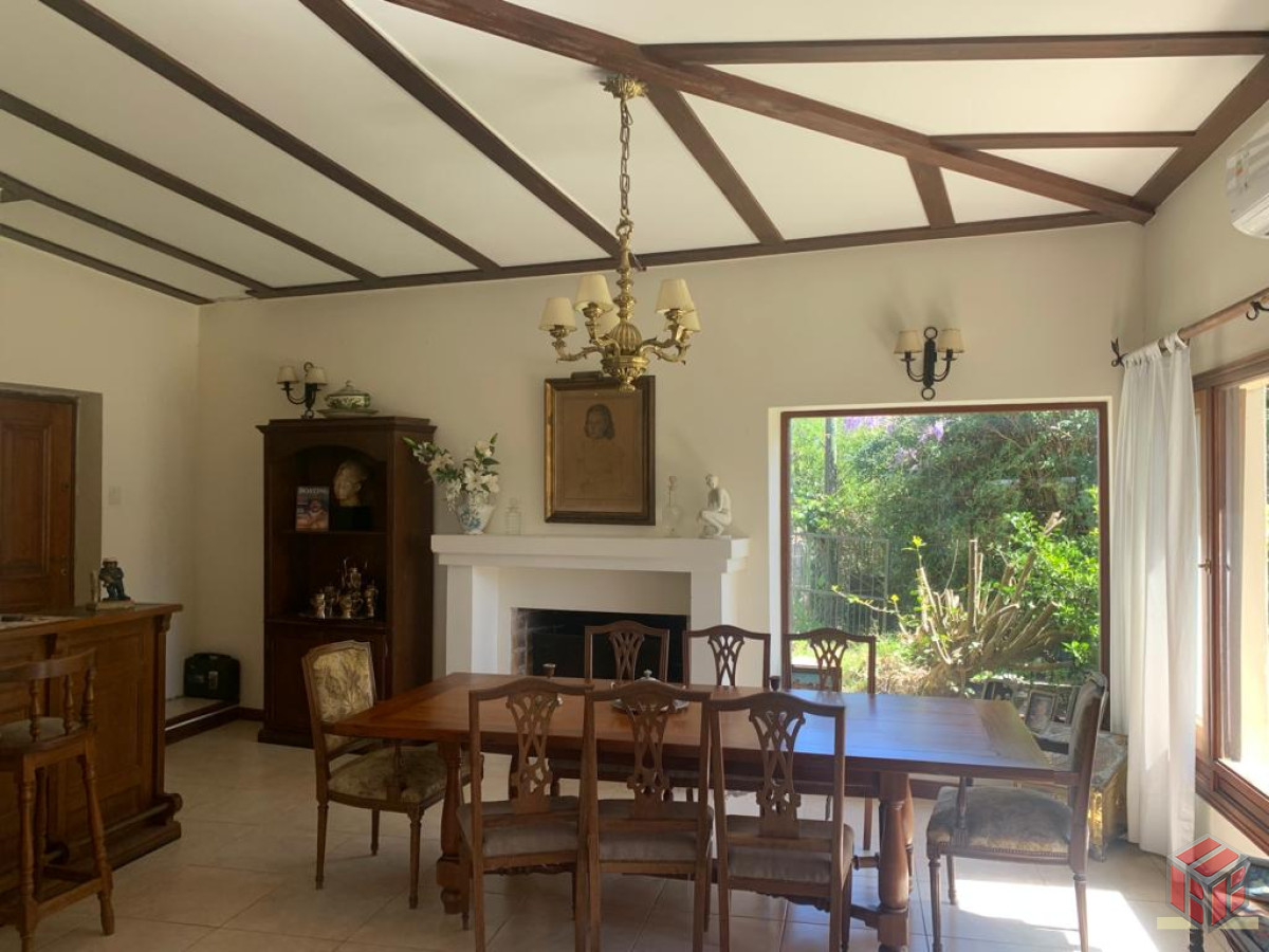 Casa ID.8710 - espectacular 