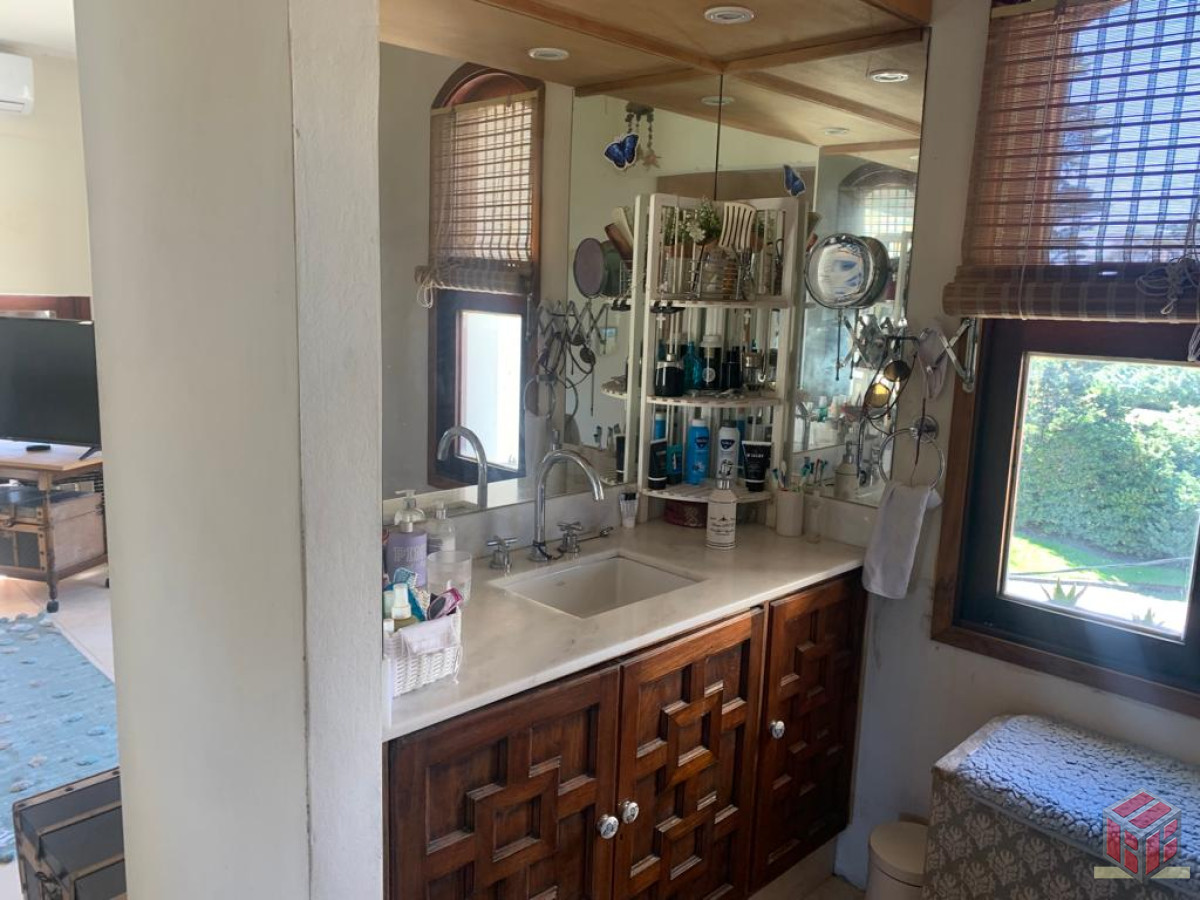 Casa ID.8710 - espectacular 