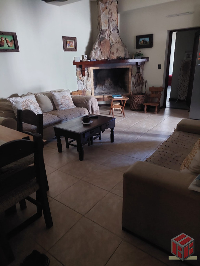 Casa ID.8808 - se alquila anual para familia o comercial