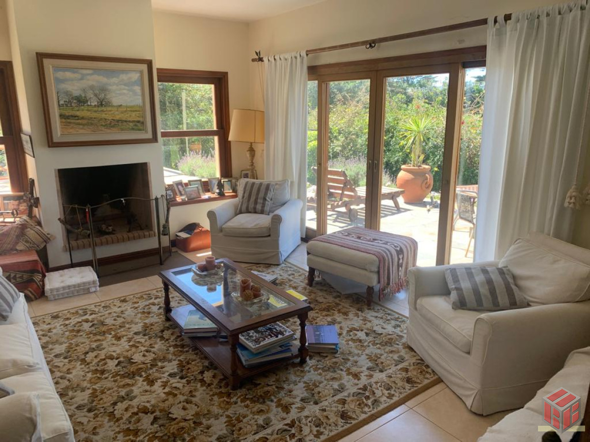 Casa ID.8710 - espectacular 