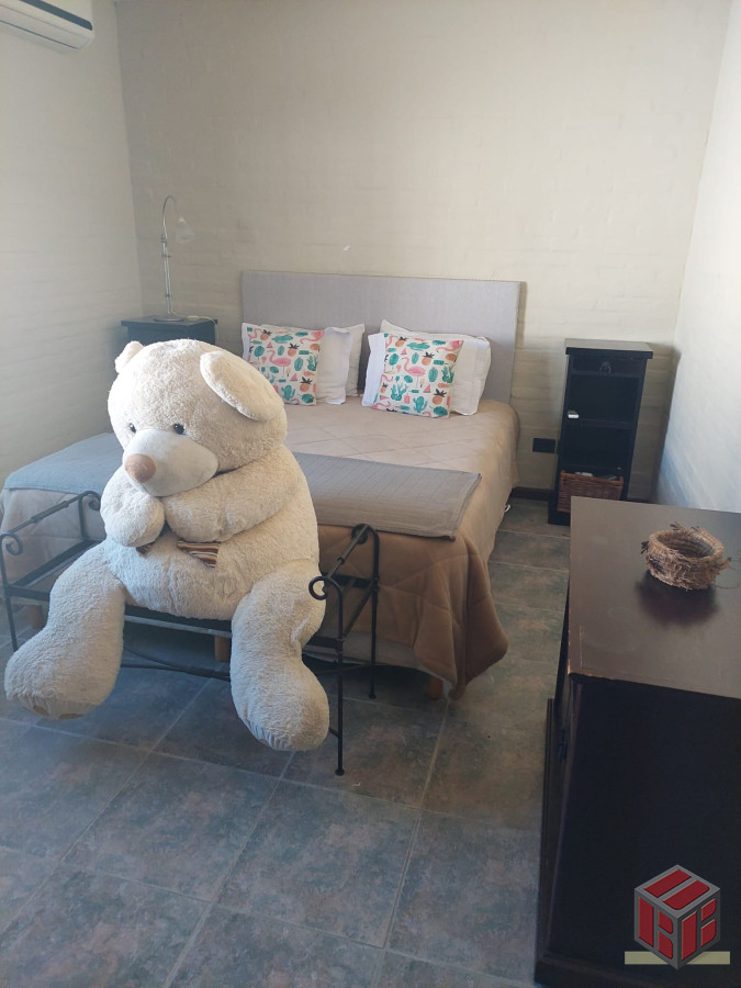Casa ID.8808 - se alquila anual para familia o comercial