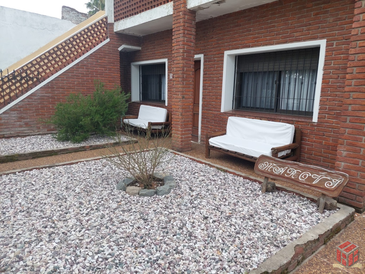 Casa ID.8808 - se alquila anual para familia o comercial