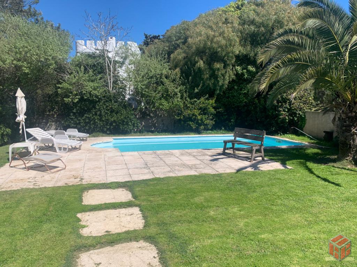 Casa ID.8710 - espectacular 