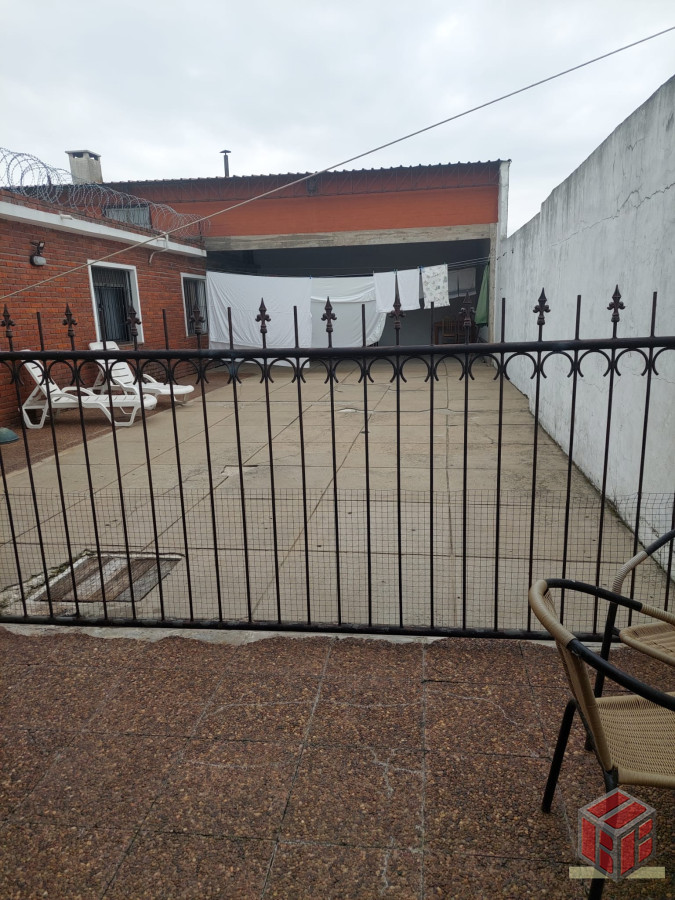 Casa ID.8808 - se alquila anual para familia o comercial