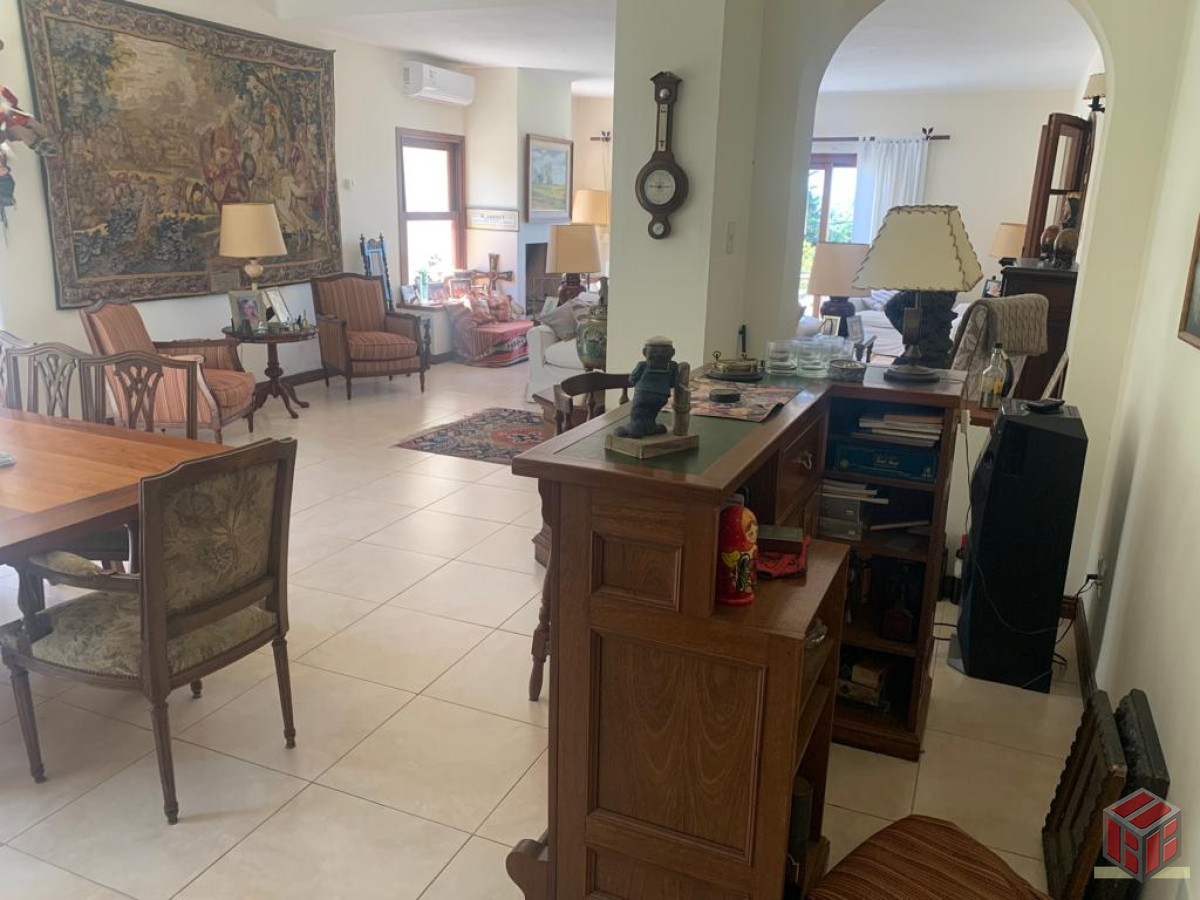 Casa ID.8710 - espectacular 