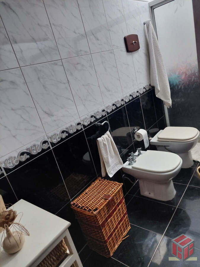 Casa ID.8808 - se alquila anual para familia o comercial