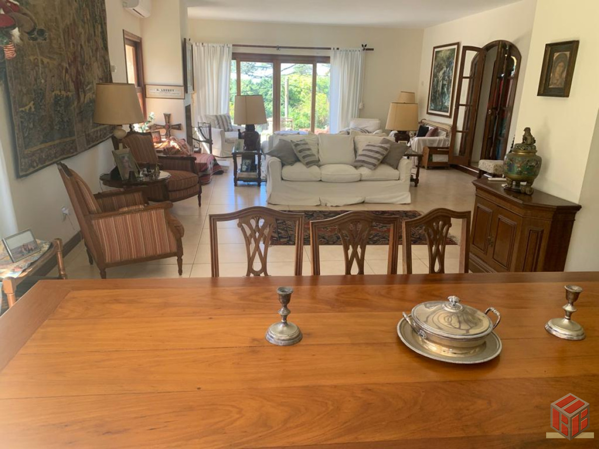 Casa ID.8710 - espectacular 