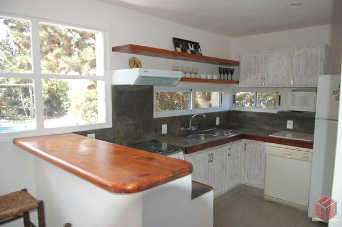 Casa ID.7266 - .Casa  con excelentes vistas , decks y mirador 