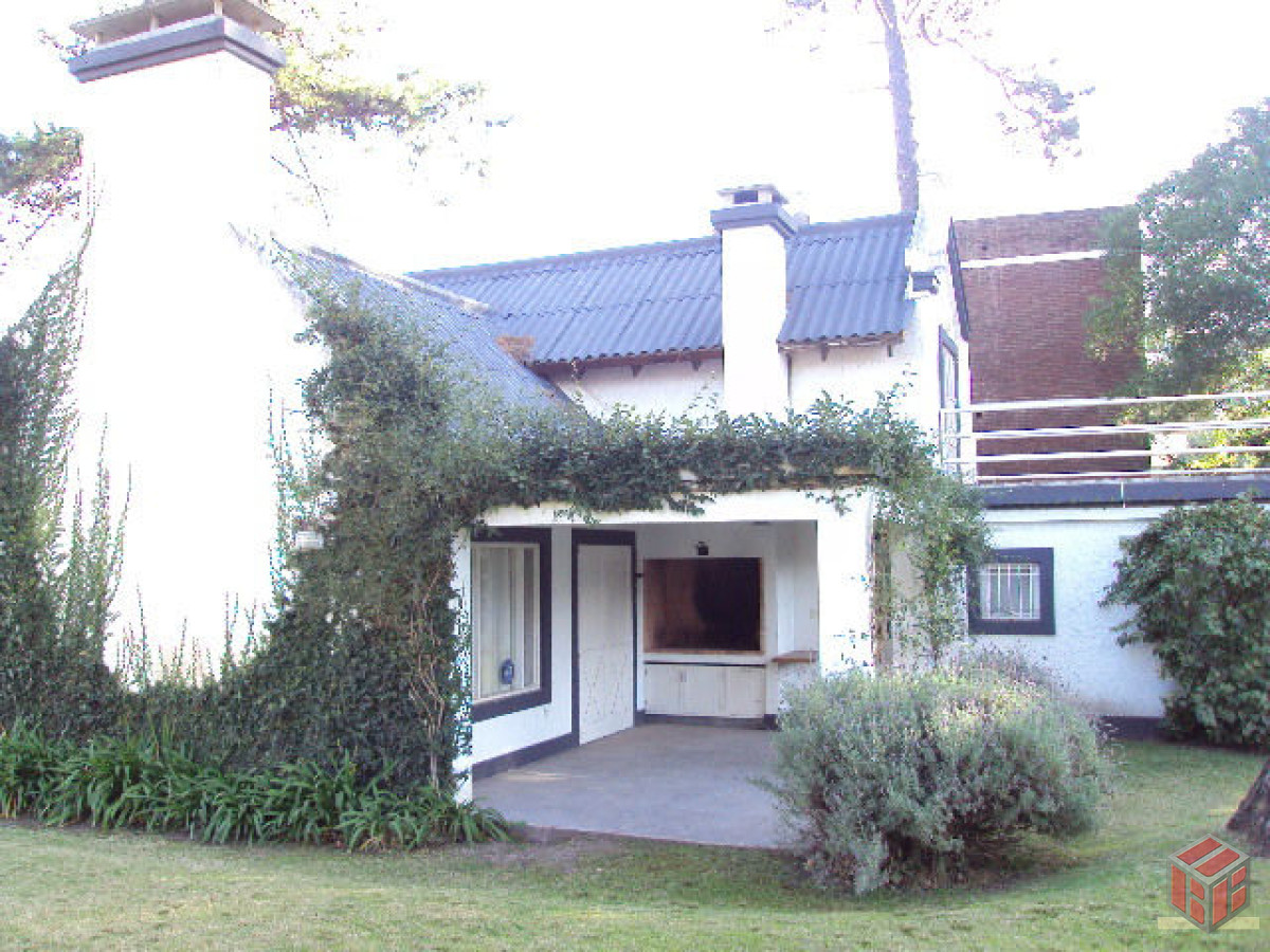 Casa ID.7267 - .casa estilo campo para el lado playa brava