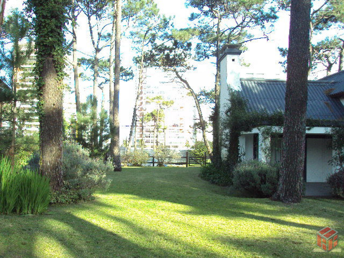 Casa ID.7267 - .casa estilo campo para el lado playa brava