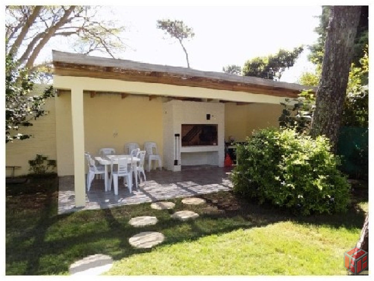 Casa ID.7458 - Muy linda buen entorno para vivir todo el año