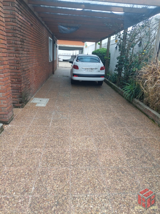 Casa ID.8808 - se alquila anual para familia o comercial