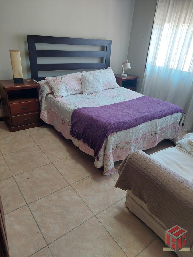 Casa ID.8808 - se alquila anual para familia o comercial