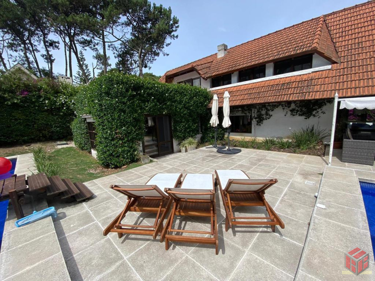 Casa ID.9003 -  excelente casa en Venta y o Alquiler  Anual 