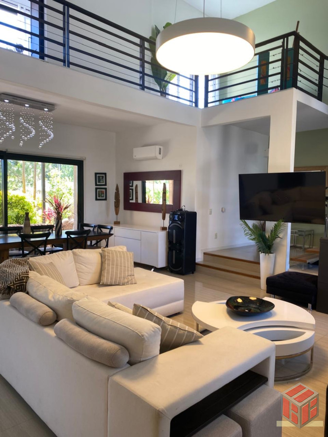 Casa ID.9024 - Comoda, linda , moderna , piscina.....