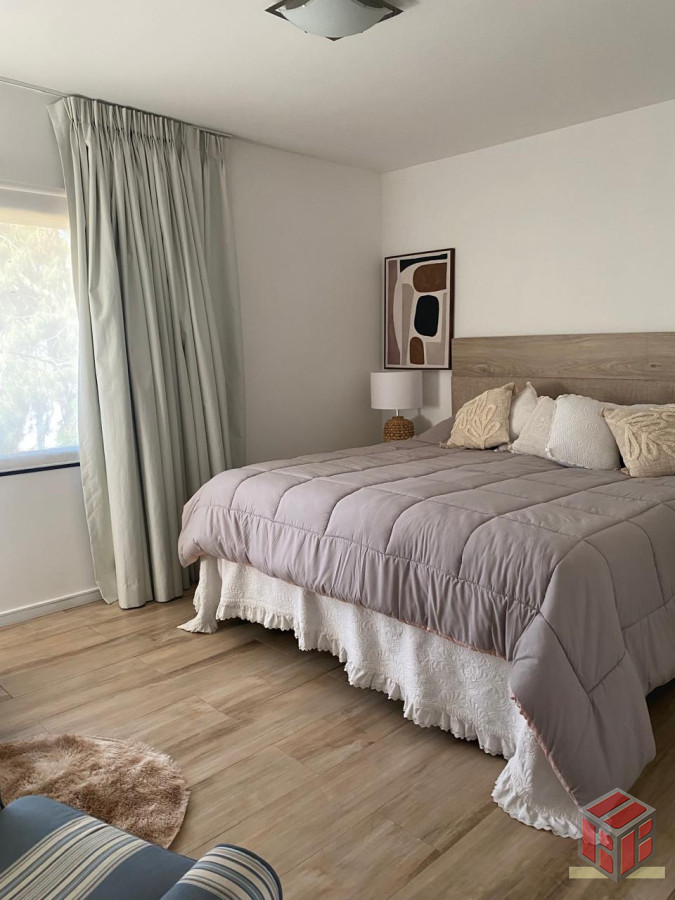 Casa ID.9024 - Comoda, linda , moderna , piscina.....