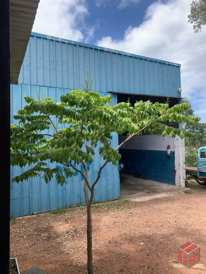 Casa ID.8202 - hermosa casa con un galpon para taller etc