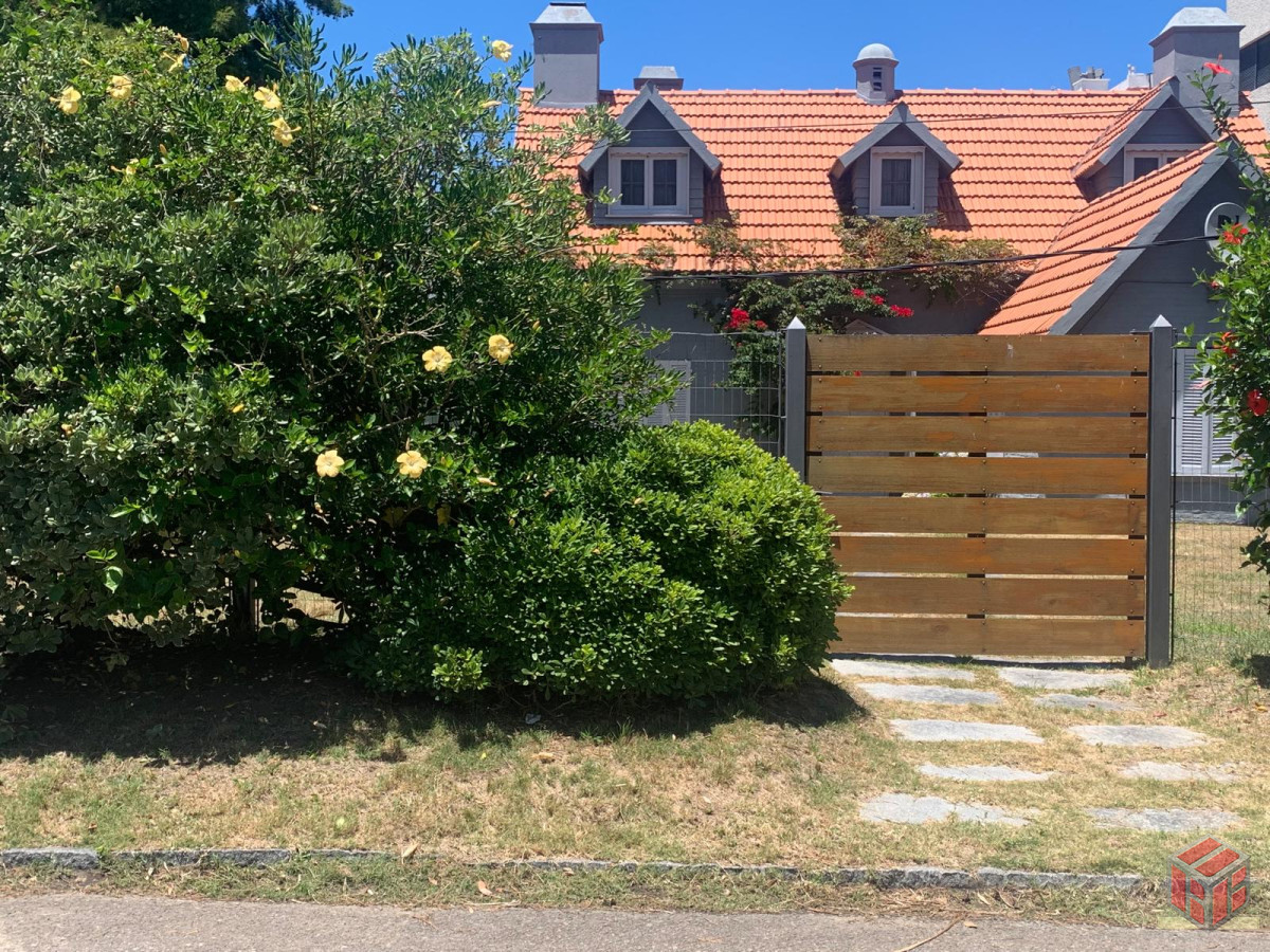Casa ID.8948 - casa en el mejor lugar de playa mansa , para ir caminando a la playa