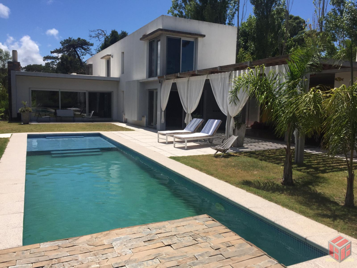 Casa ID.7450 - barrio privado