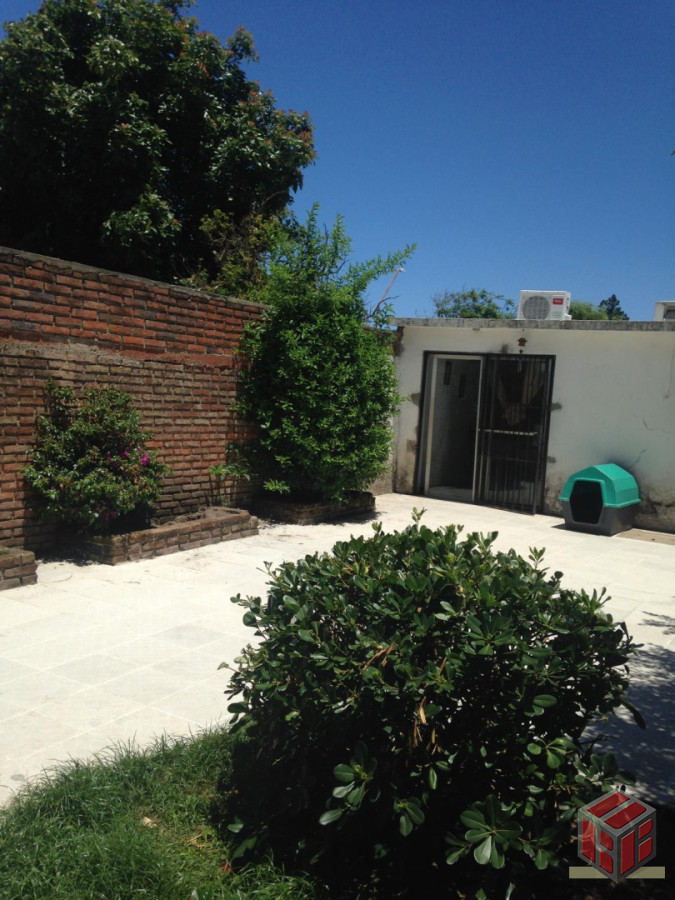 Casa ID.9080 - Venta con Renta  !! Ideal