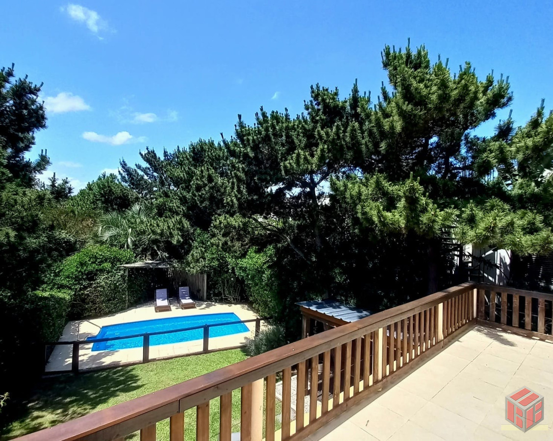 Casa ID.7266 - .Casa  con excelentes vistas , decks y mirador 