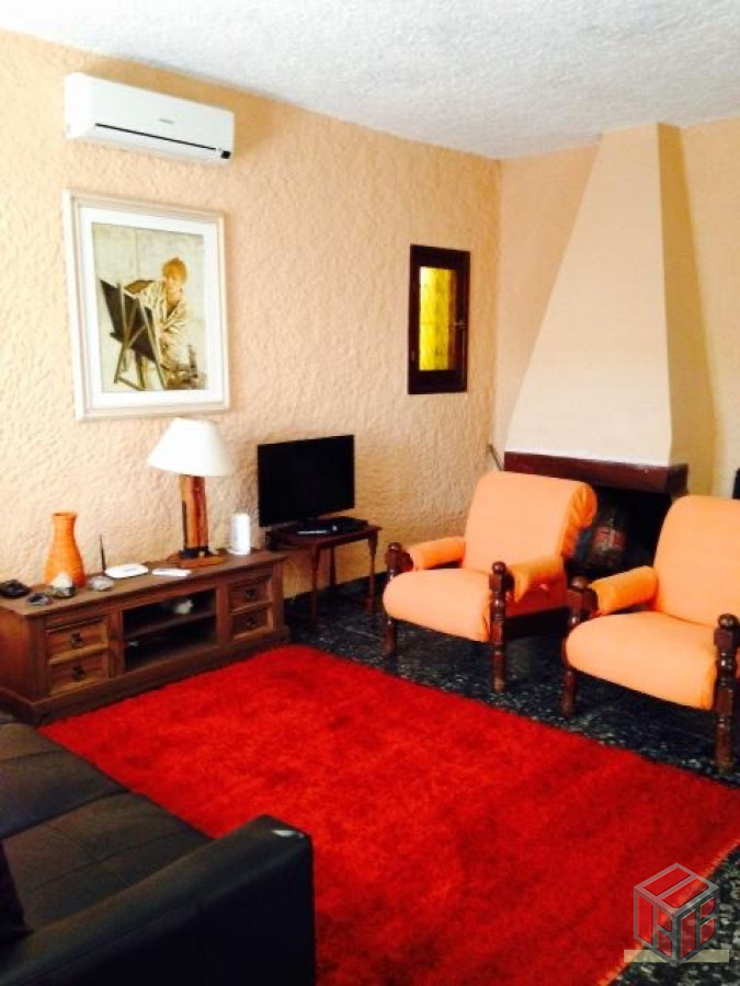 Casa ID.9080 - Venta con Renta  !! Ideal