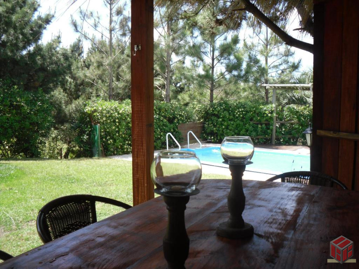 Casa ID.7266 - .Casa  con excelentes vistas , decks y mirador 