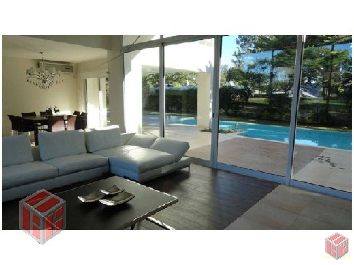 Casa ID.7441 - .SE VENDE  ,  SE ALQUILA ANUAL 