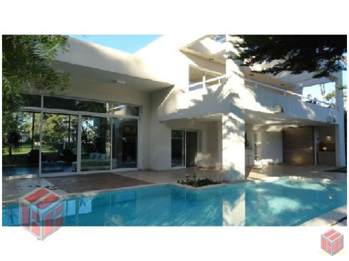 Casa ID.7441 - .SE VENDE  ,  SE ALQUILA ANUAL 