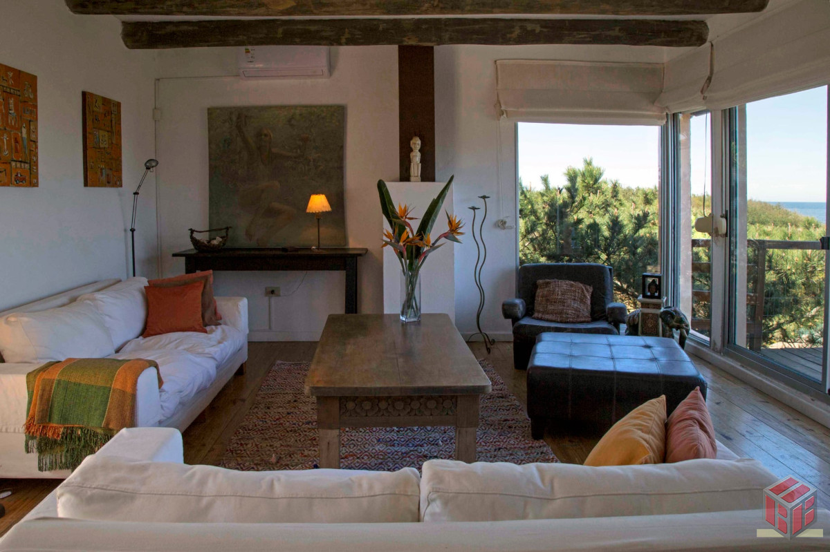 Casa ID.7266 - .Casa  con excelentes vistas , decks y mirador 