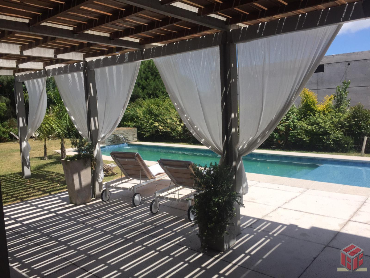 Casa ID.7450 - barrio privado