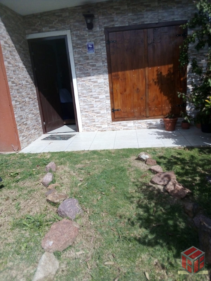 Casa ID.8202 - hermosa casa con un galpon para taller etc