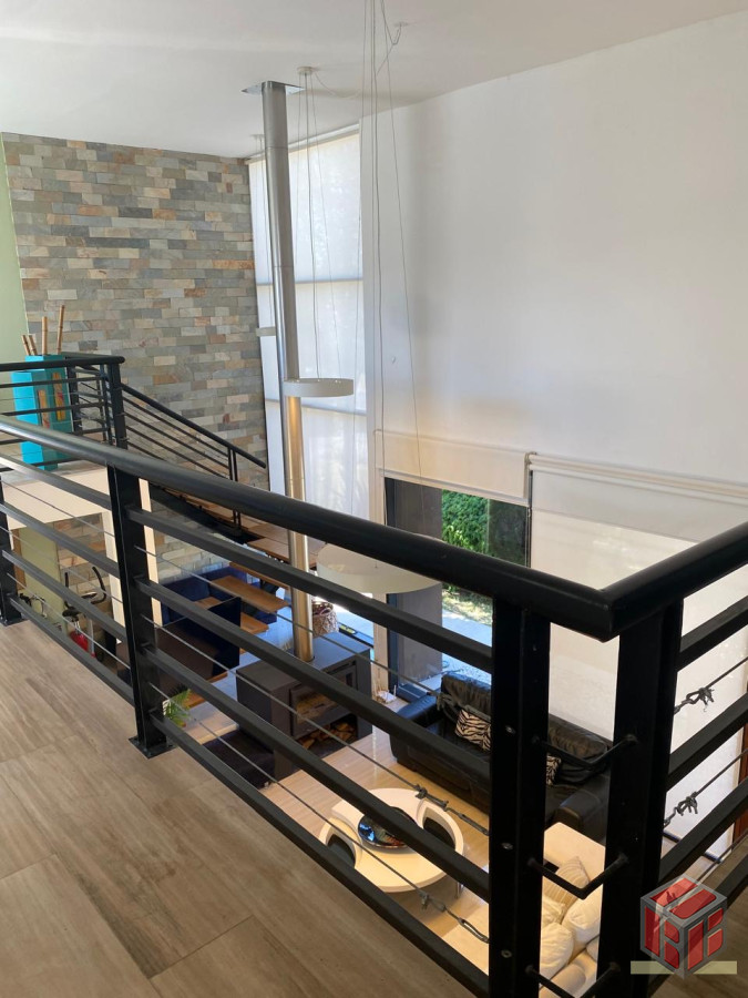 Casa ID.9024 - Comoda, linda , moderna , piscina.....