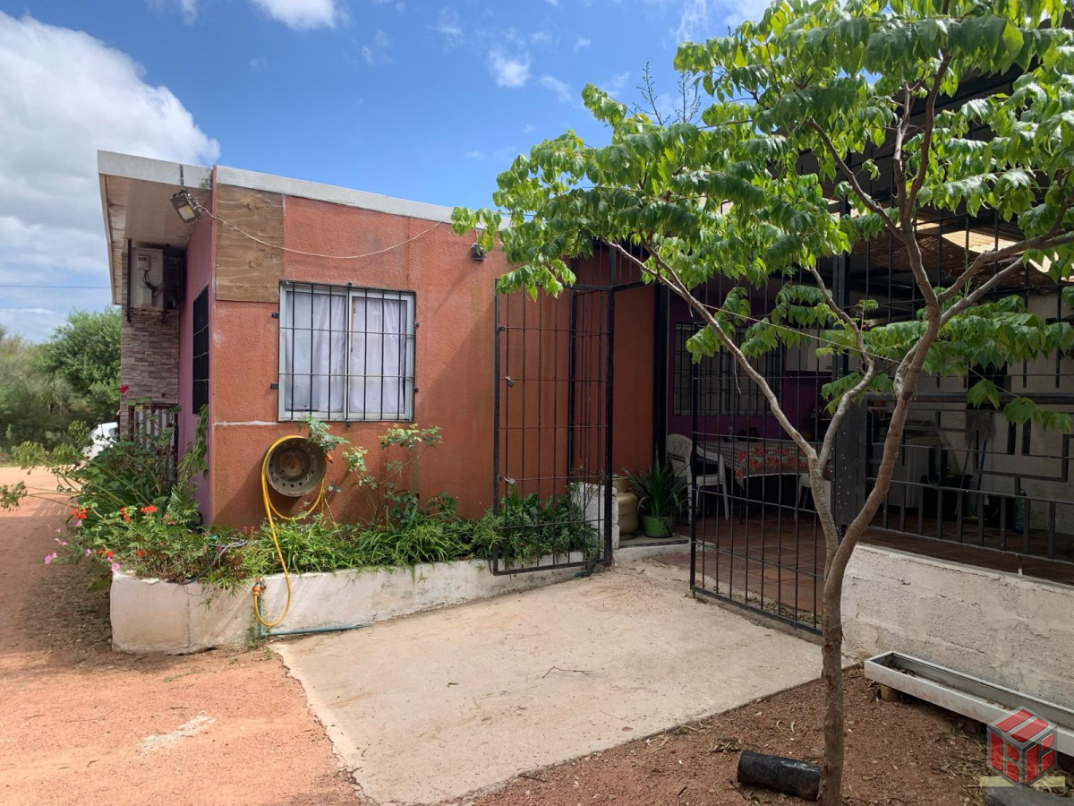 Casa ID.8202 - hermosa casa con un galpon para taller etc