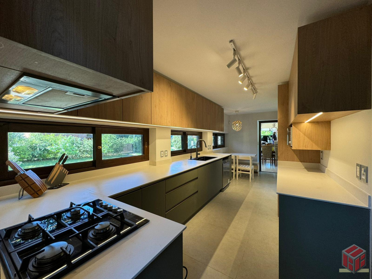 Casa ID.9003 -  excelente casa en Venta y o Alquiler  Anual 