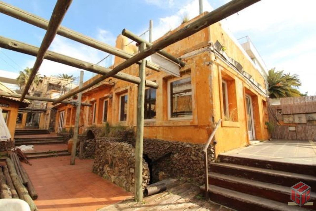 Local Comercial ID.8282 - Local en Punta del Este, Península