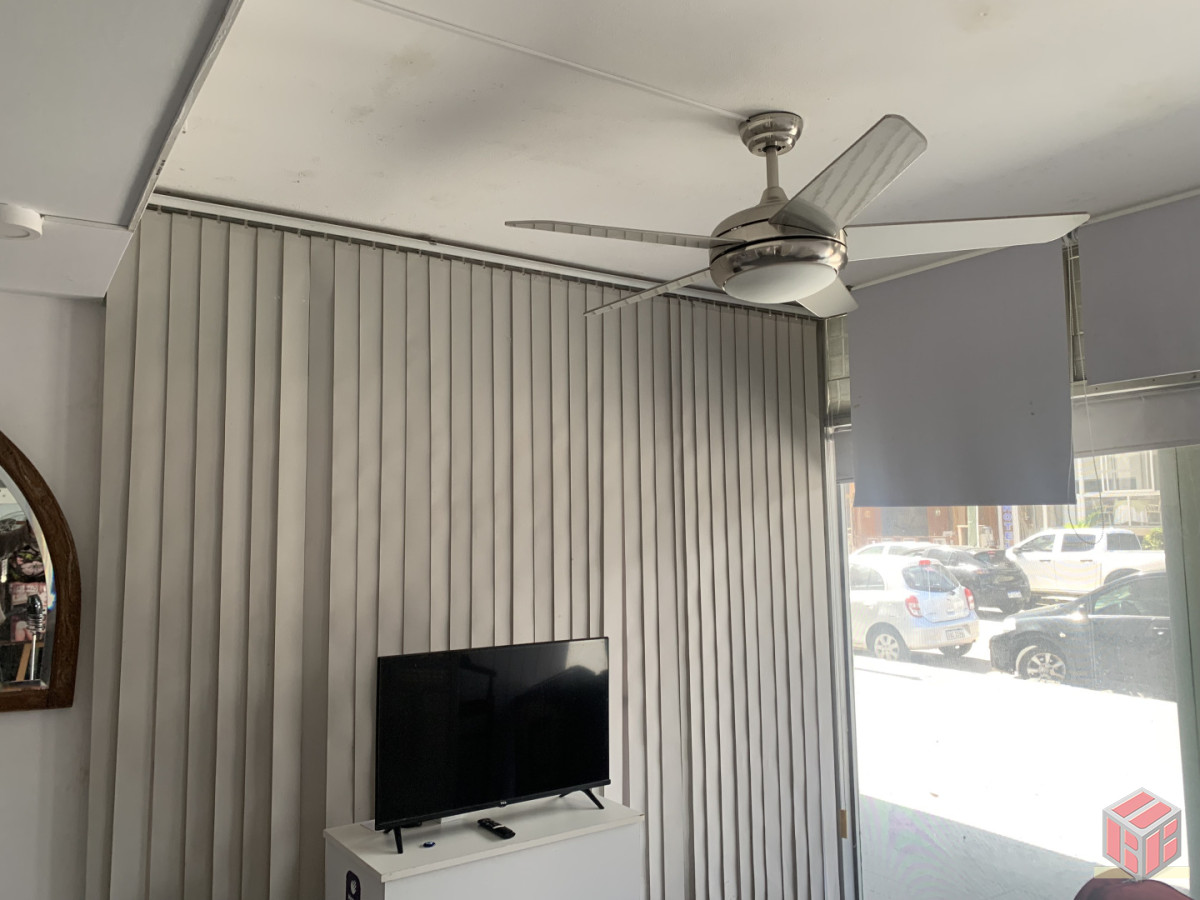 Local Comercial ID.8299 - Local a la calle a media c playas 