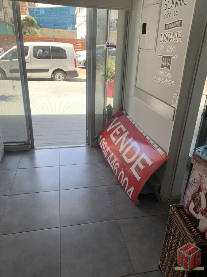 Local Comercial ID.8299 - Local a la calle a media c playas 