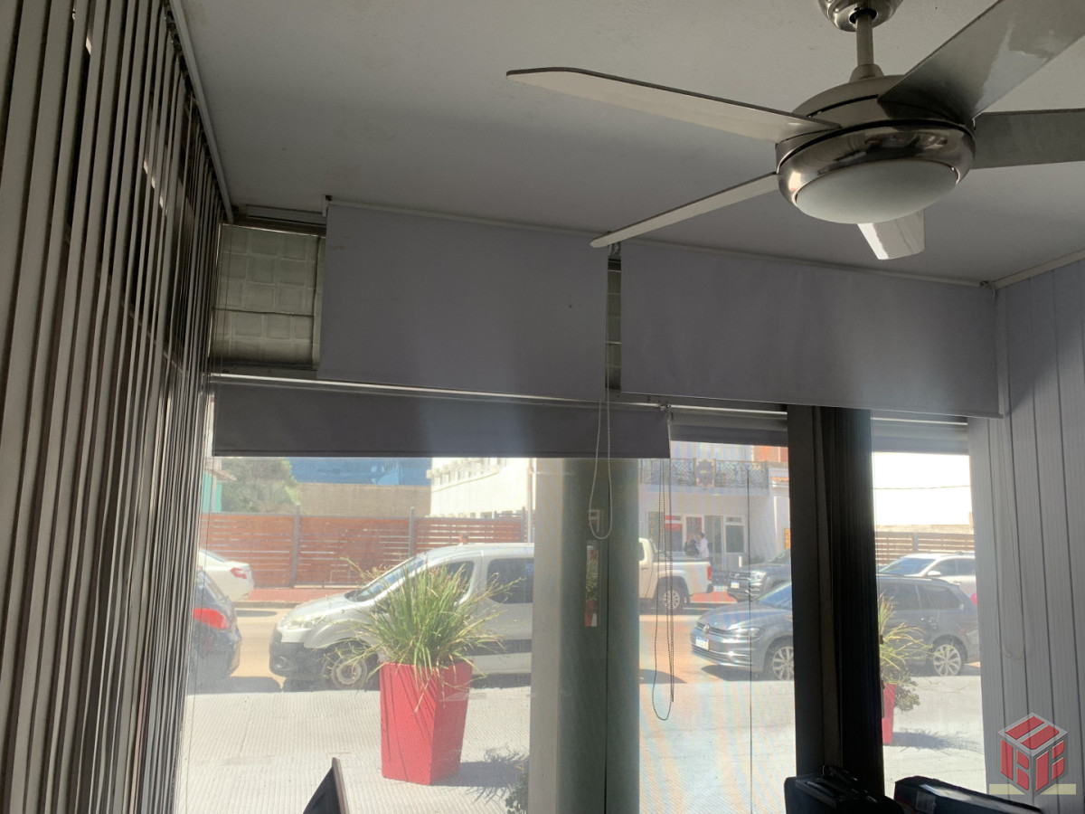 Local Comercial ID.8299 - Local a la calle a media c playas 