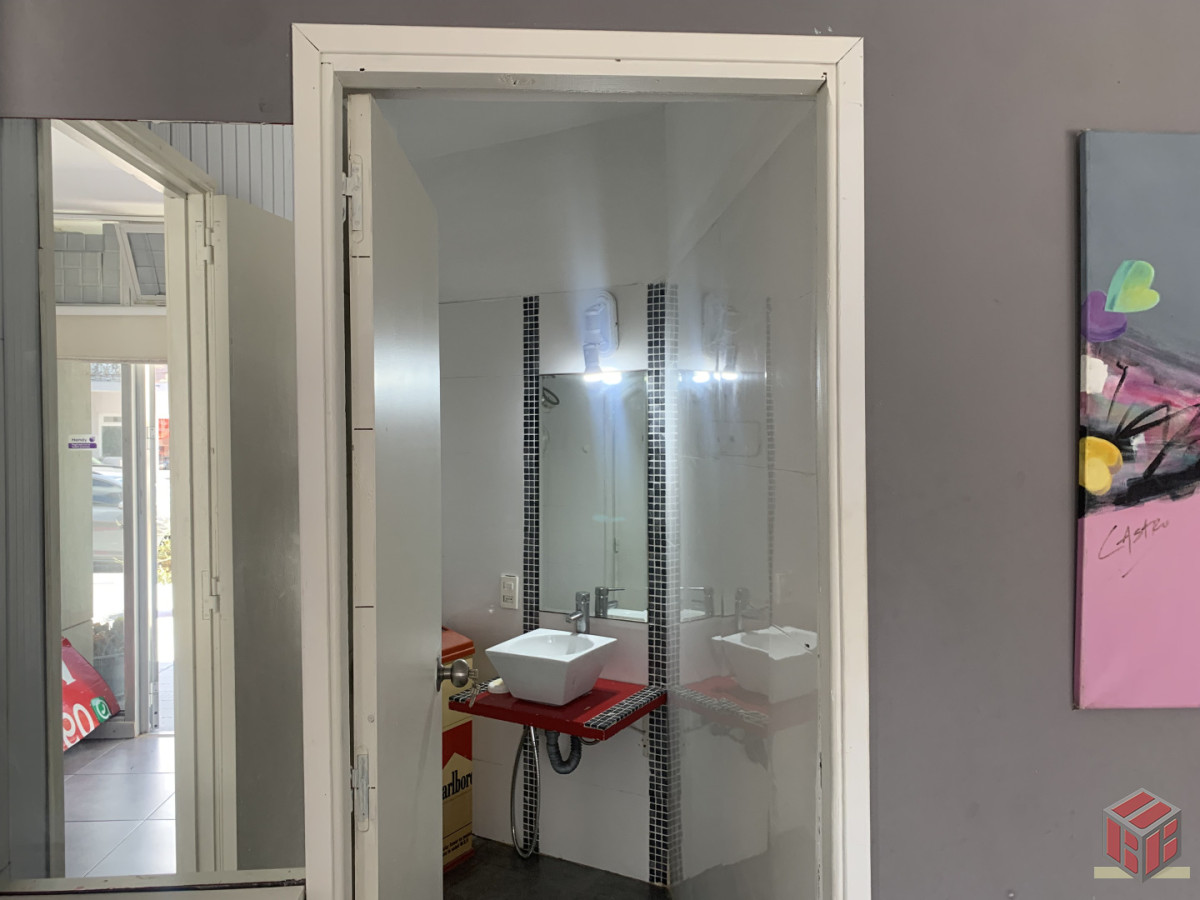 Local Comercial ID.8299 - Local a la calle a media c playas 