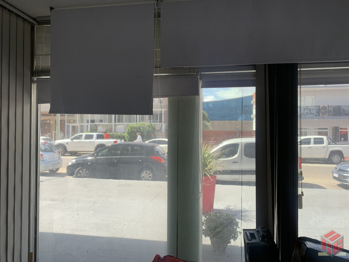 Local Comercial ID.8299 - Local a la calle a media c playas 