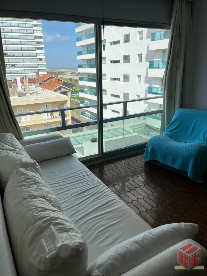 Apartamento ID.8728 - playa brava con estufa a leña