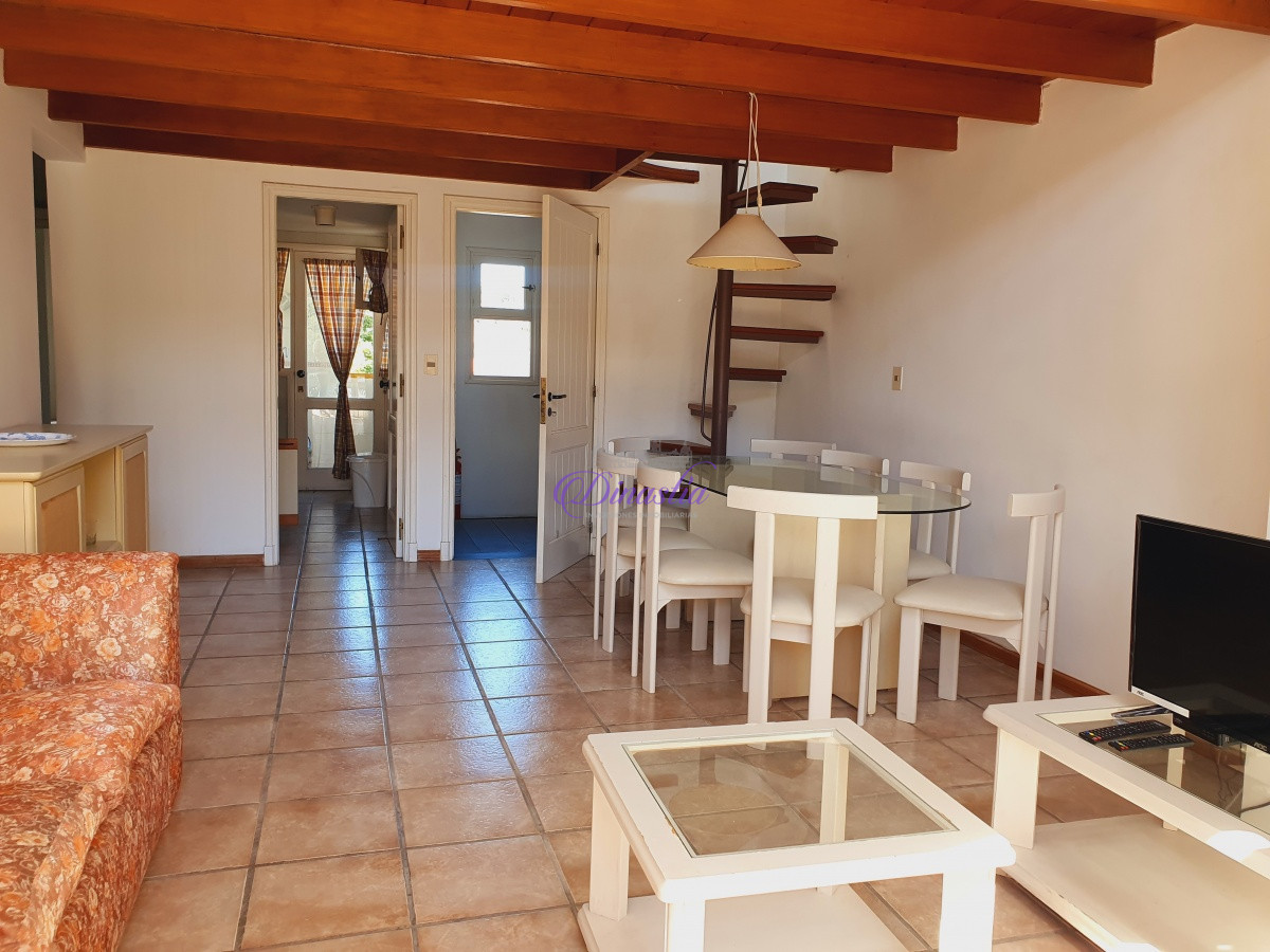 Apartamento ID.97 - Venta Apartamento Penthouse 2 dormitorios en Playa Mansa, Punta del Este.