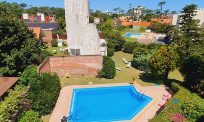 Venta Apartamento Penthouse 2 dormitorios en Playa Mansa, Punta del Este.