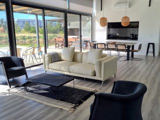 Moderna Casa Barrio Privado