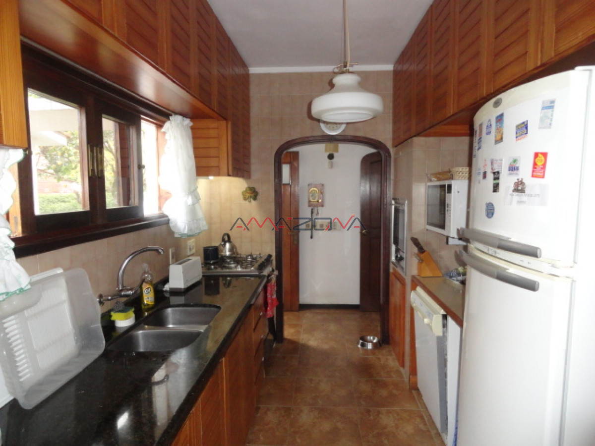 Casa ID.5000 - EXCELENTE MANSIÓN CERCA DEL SHOPINNG EN VENTA Y ALQUILER