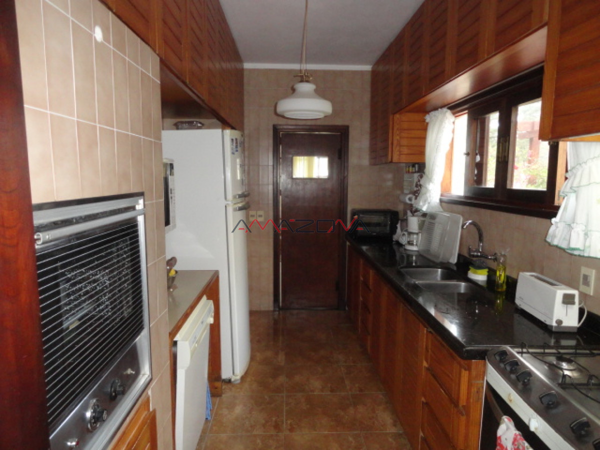 Casa ID.5000 - EXCELENTE MANSIÓN CERCA DEL SHOPINNG EN VENTA Y ALQUILER