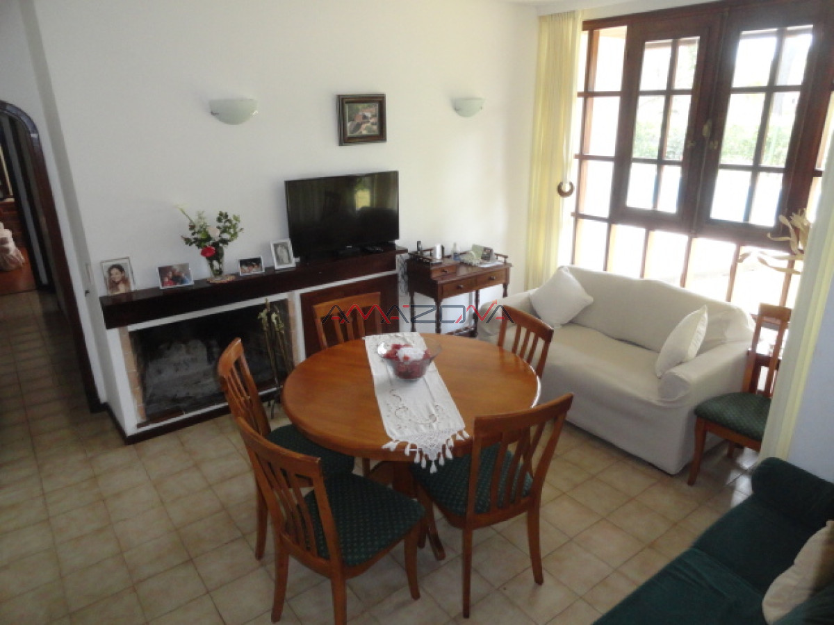 Casa ID.5000 - EXCELENTE MANSIÓN CERCA DEL SHOPINNG EN VENTA Y ALQUILER